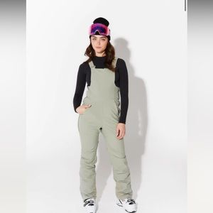 Halfdays Carson Bib NWT!